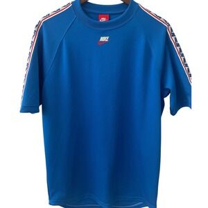 Nike Blue Short Sleeve NWT  T Shirt Crew Neck Logo Tape Men Medium Outdoors‎